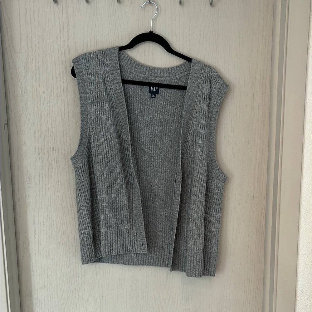 GAP Gray Cardigan Sweater Versatile Knit